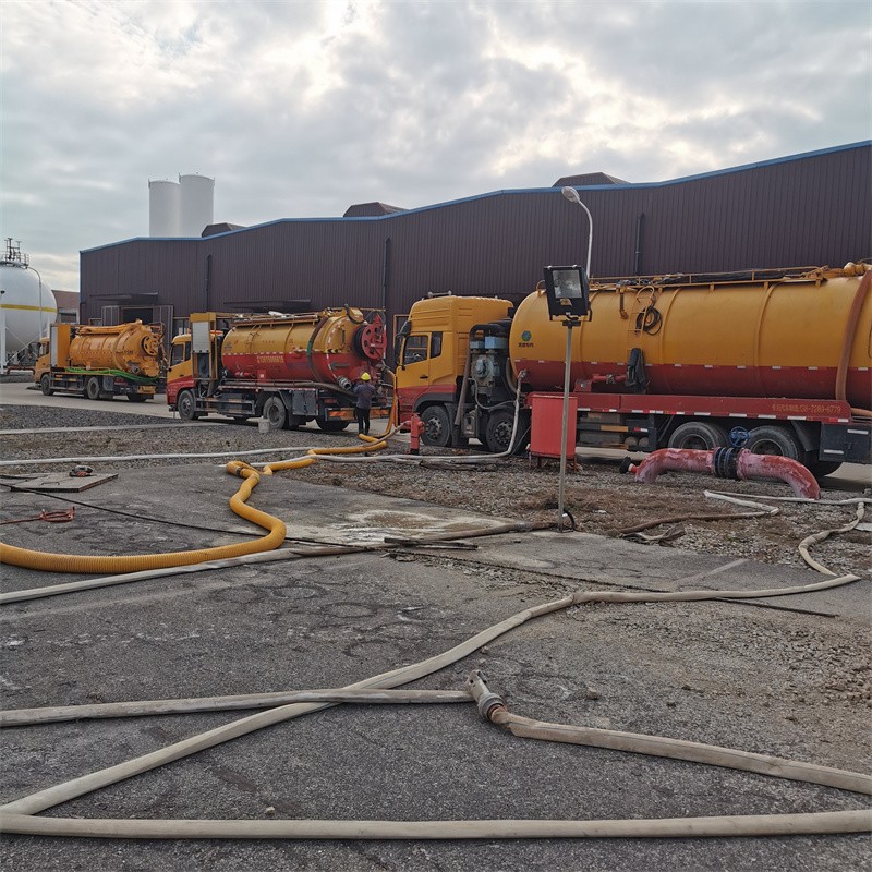 高新区污水池清理